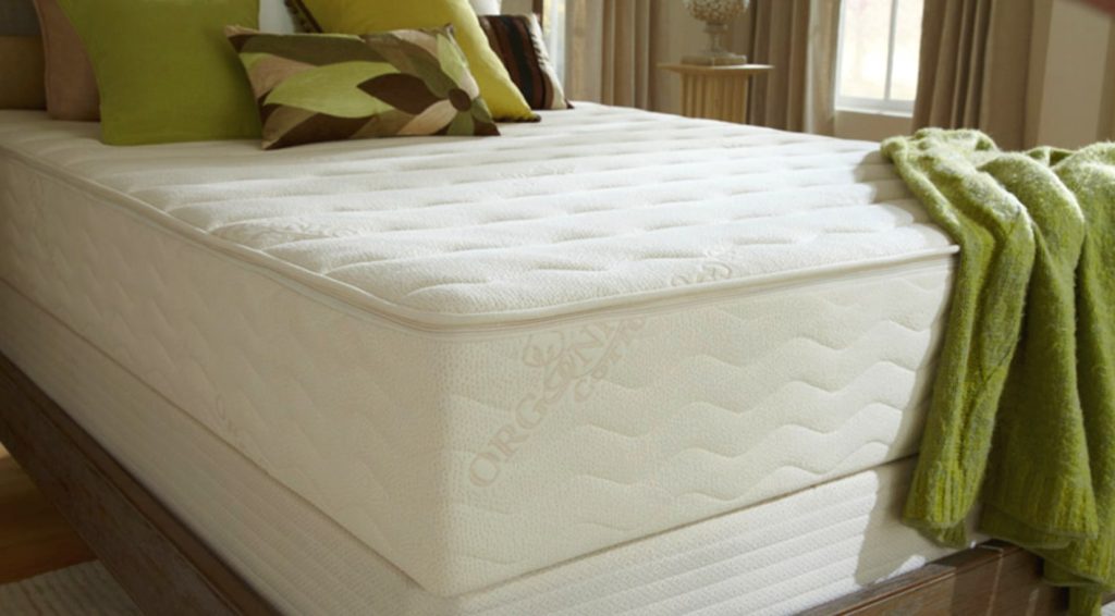 9 Best Organic Mattresses – Make Your Bed Eco-friendly! (Winter 2023)