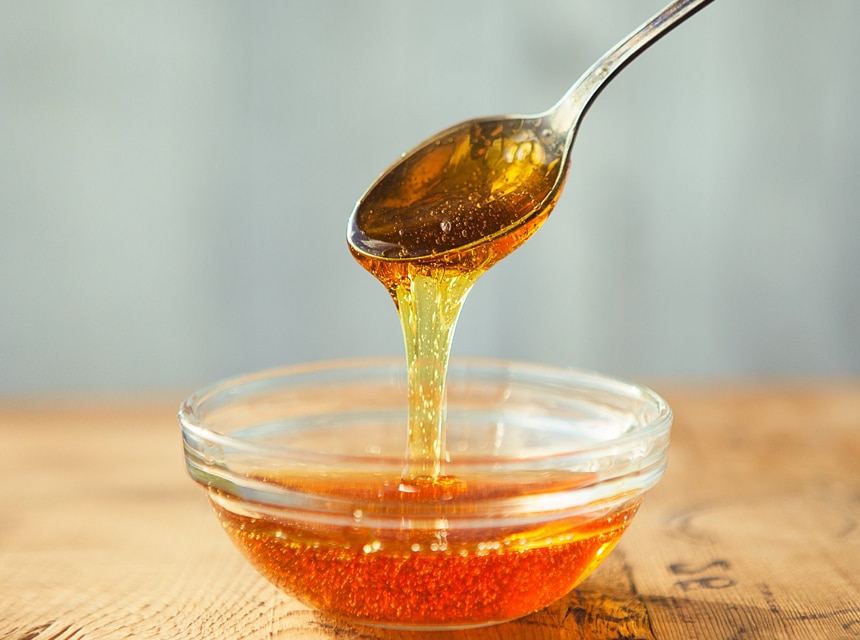 Is Eating Honey Before Bed a Healthy Habit? (Winter 2023)