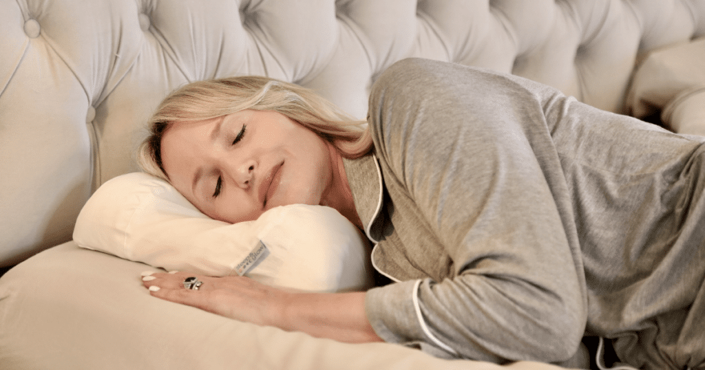 Sleep and Glow Pillow Review: Get Rid of Sleep Wrinkles (Winter 2023)