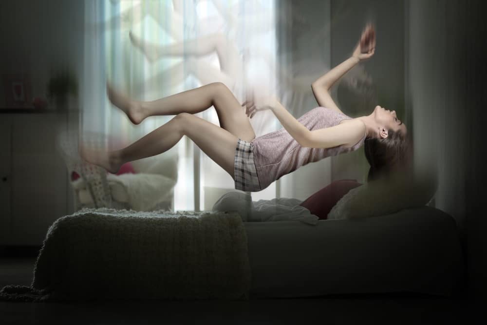 Hypnic Jerk: What Is It and Should You Be Worried About It? (Winter 2023)