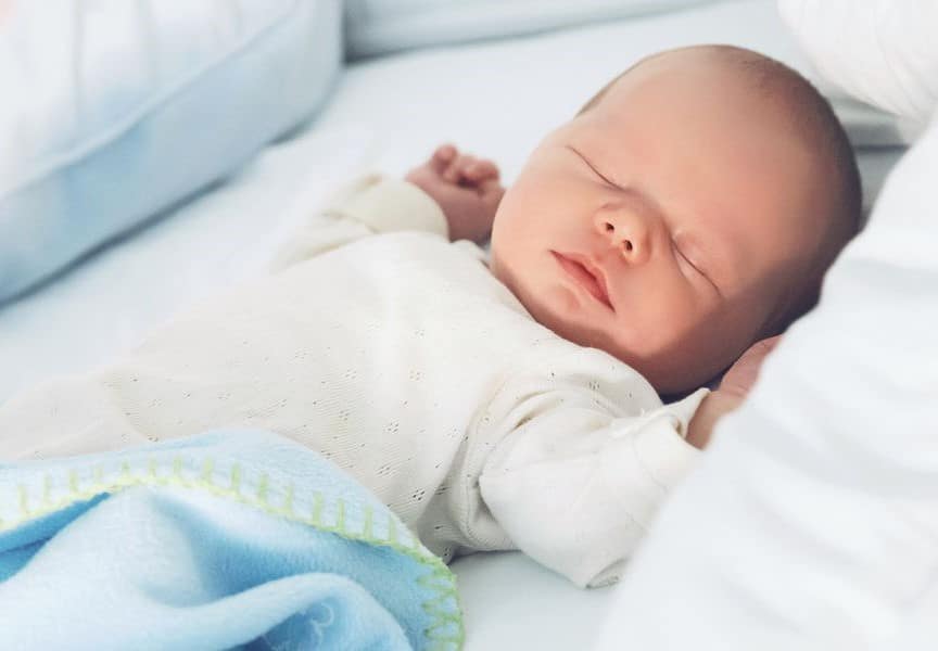 Study Indicates Babies Who Sleep for Longer Without Breaks More Likely to Avoid Being Overweight in Infancy